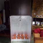 Espacio de floración con la bombilla de alta presión de sodio y el reflector correspondiente